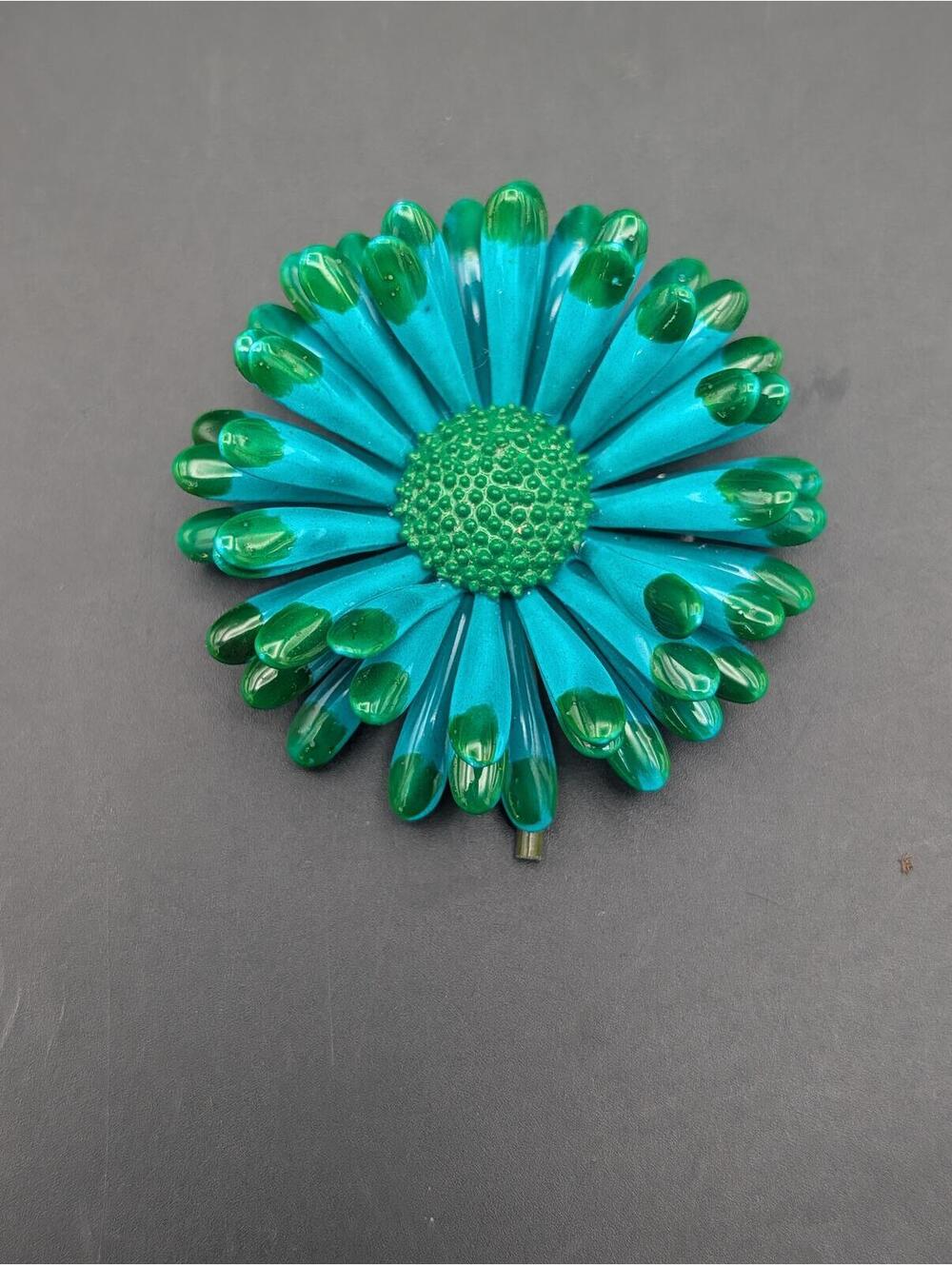 Vintage Mod Enamel Flower Brooch Turquoise Teal Green Layered Daisy Pin ASIS